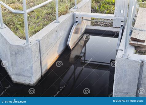 Irrigation Ditch Gate Stock Images - Image: 25707934