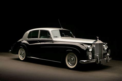 Rolls-Royce Silver Cloud II/III - Classic Car Review - Specifications ...