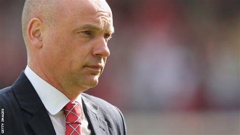 Uwe Rosler: Wigan Athletic appoint Brentford manager as boss - BBC Sport