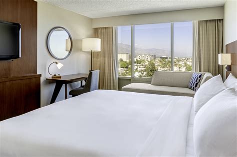 Hotels near Rose Bowl in Pasadena CA - Hilton Pasadena Photos