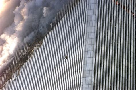 9/11: Images of the worst terrorist attack on US soil | Daily Sabah