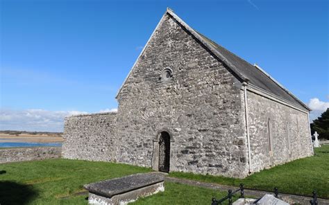 Download Monastery Cross Ireland Clonmacnoise Religious Clonmacnoise Monastery HD Wallpaper