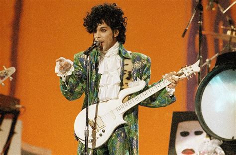 Prince's 'Purple Rain' at the 1985 AMAs: Best Performances of the ...