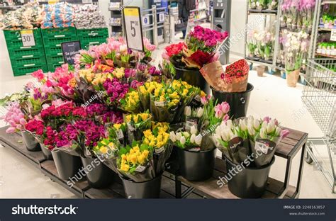 2,038 Supermarket Flower Bouquet Images, Stock Photos & Vectors | Shutterstock