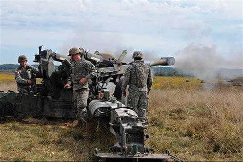 M198 Howitzer | Military.com