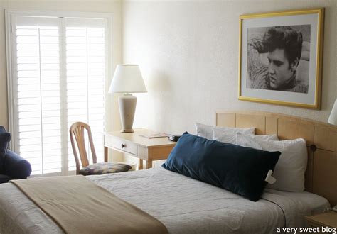 Elvis Presley's Heartbreak Hotel | A Very Sweet Blog