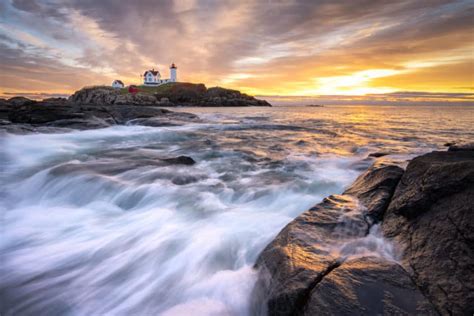 © Photo: Sunrise at Nubble Lighthouse | PortsmouthNH.com