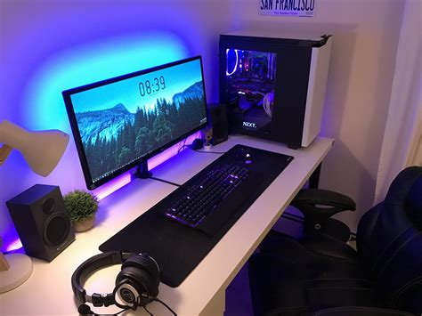 Minimalist setup! Cool color combo? : battlestations