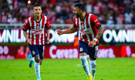 Remontada inmediata de Chivas ante Pumas