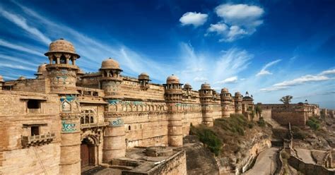 25 Regal Forts In India That Are Popular Tourist Attractions