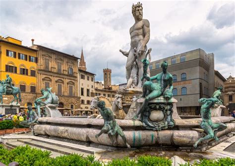 The Fountain of Neptune in Piazza Della Signoria in Florence Editorial Image - Image of ...