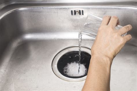 How to Clean a Garbage Disposal That Smells Bad - AppliancePartsPros Blog