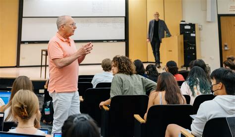 Stanford GSB Expands Focus on Business and Sustainability | Stanford Graduate School of Business