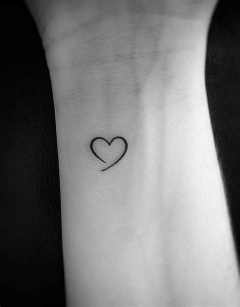 100 Awesome Heart Tattoos For Inspiration | Small heart tattoos, Little ...