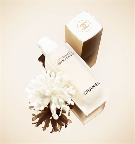 Chanel Review > Sublimage L'Essence Lumiere (Ultimate Light-Revealing Concentrate/ Serum)