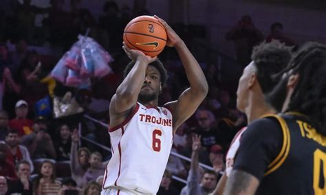 Watch: Bronny James makes his college basketball debut