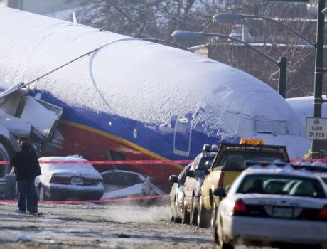 Crashed Southwest Airlines Boeing 737 Sits Editorial Stock Photo ...