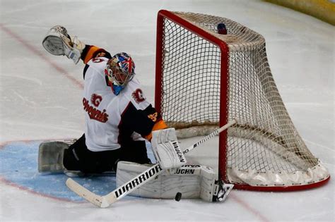 Petr Cech suffers ice hockey heartbreak as his team lose cup final to ...