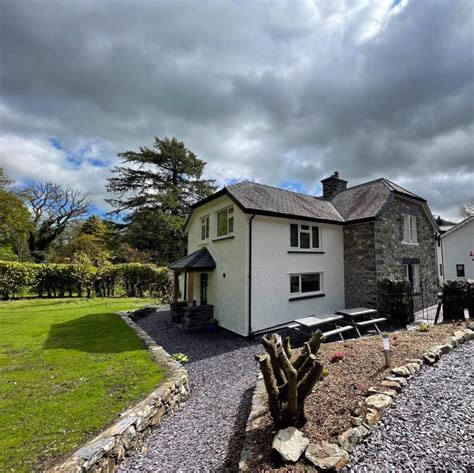 Coed Derw Isaf Holiday Cottage - Community | Facebook