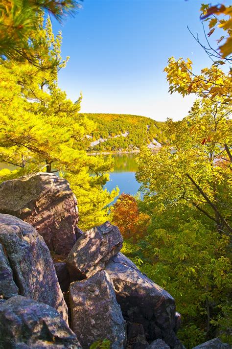 5 Stunning Hiking Trails Near Devils Lake State Park WI