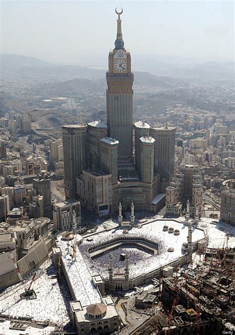 Jago Bangla: Mecca Clock Tower Photo Shows Kaaba In The Shadow Of Abraj Al-Bait Building