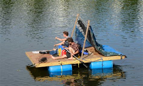 Homemade raft on the Hudson