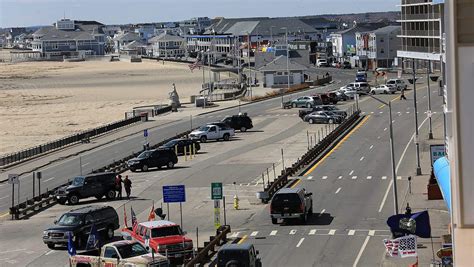 Hampton Beach parking plan prompts debate