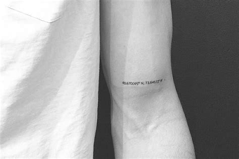 50+ Minimalist Tattoo Ideas that Prove Less is More | Man of Many ...