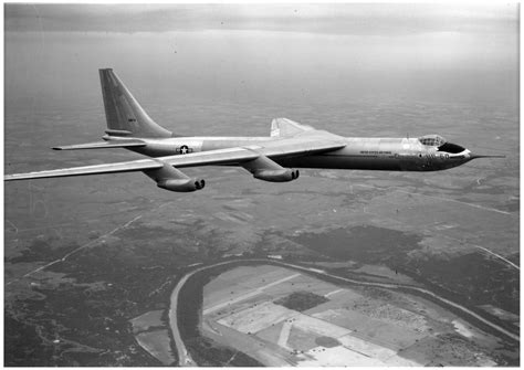 yb-60-on-its-third-flight-this-aircraft-was-an-experimental-bomber ...