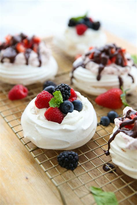 Easy Pavlova Recipe with Berries and Cream