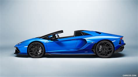 Lamborghini Aventador LP 780-4 Ultimae | 2022MY Roadster | Side