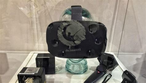 HTC Vive / Steam VR Controllers Pictured - Appear to Use Similar ...