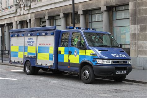 British Transport Police vehicle at St. James's Park | Police cars, Old ...