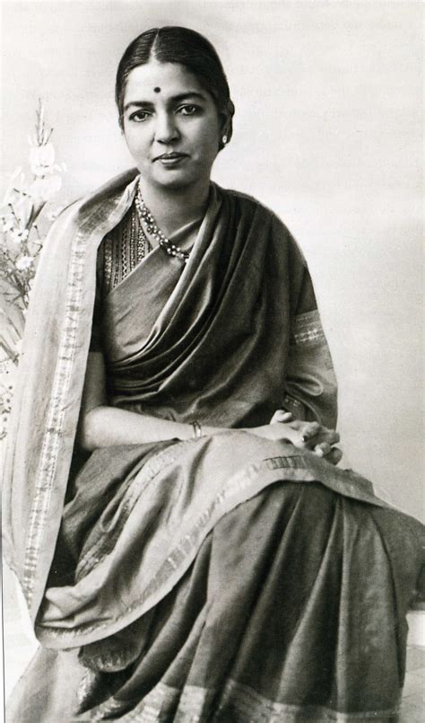 Rukmini in her 40s - Rukmini Devi Arundale - Theosophy Wiki | Vintage photography women, Indian ...