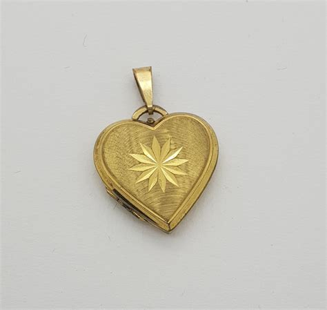 9ct Engraved Gold Locket