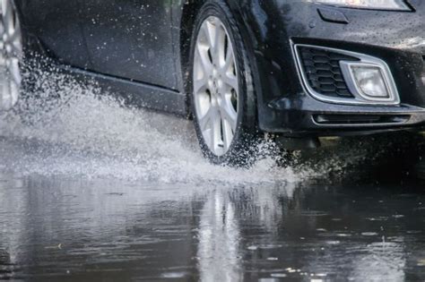 Aquaplaning: what is it and how do you avoid it happening? | Torque