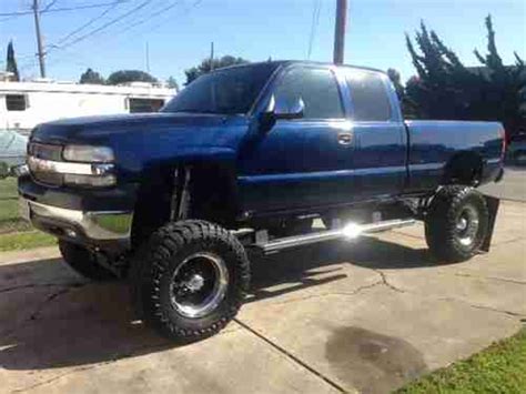 Sell used 2001 Chevy Silverado 2500HD lifted 4x4 39k miles 8.1 wipple supercharger in Redwood ...