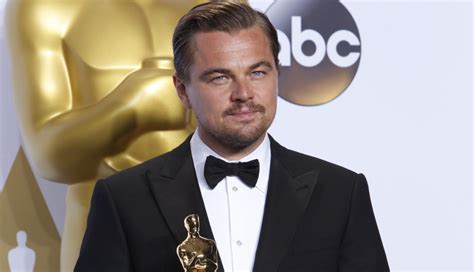 Leonardo DiCaprio Wins His First Oscar for Best Actor - Oscars 2016 ...