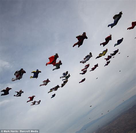 ShahRay: Skydiving wingsuit record