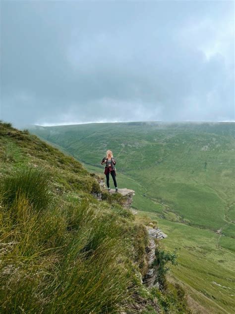 Brecon Beacons Hiking Guide and Wild Water Swimming - Zanna Van Dijk