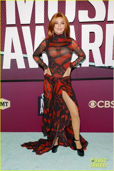 Shania Twain Brings Back Her Red Hair For CMT Music Awards 2023!: Photo ...