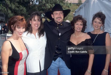 Singer Tim McGraw, girlfriend Kristine Donahue mother Elizabeth... News Photo - Getty Images