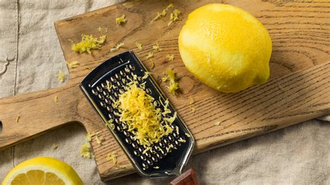 The Best Lemon Zest Substitute for your pantry to save dish