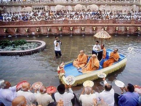 Inside Akshardham Temple Delhi