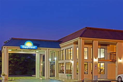 Days Inn by Wyndham Clinton | Clinton, NC Hotels