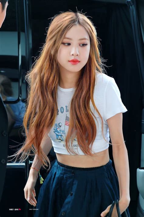 8 Times BLACKPINK's Rosé Looked Good In Her Off-Stage Outfits