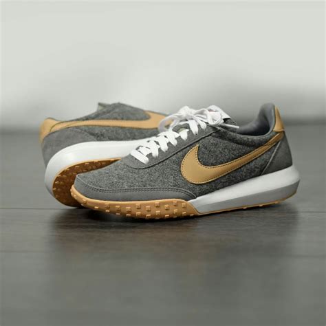 Footwear: Nike W Roshe Waffle Racer Wool ＋ Tan. | Sneakers men fashion, Mens nike shoes, Fashion ...