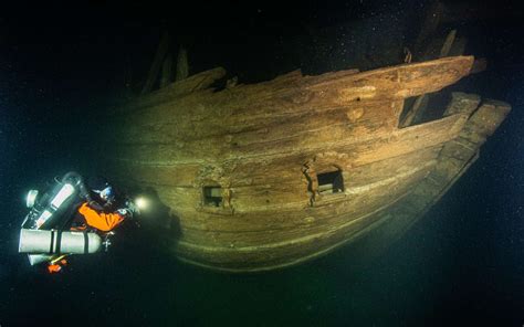 En vidéo : un navire du XVIIe siècle découvert presque intact dans la ...