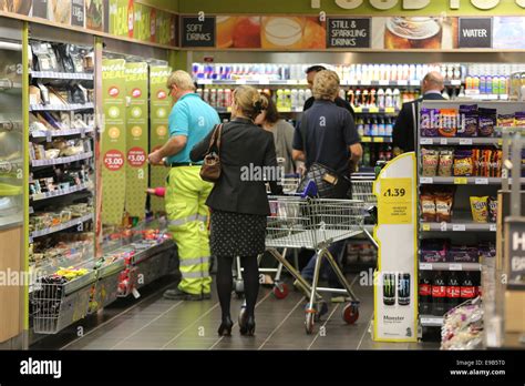 TESCO SUPERMARKET IN BAR HILL CAMBRIDGE Stock Photo - Alamy