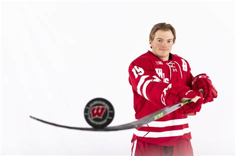 Wisconsin Badgers men’s hockey: UW beats No. 5 Minnesota in OT thriller ...